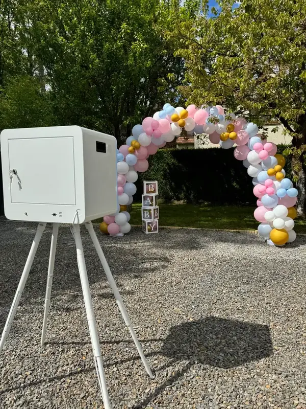Location photobooth baby shower extérieur arche ballons 77